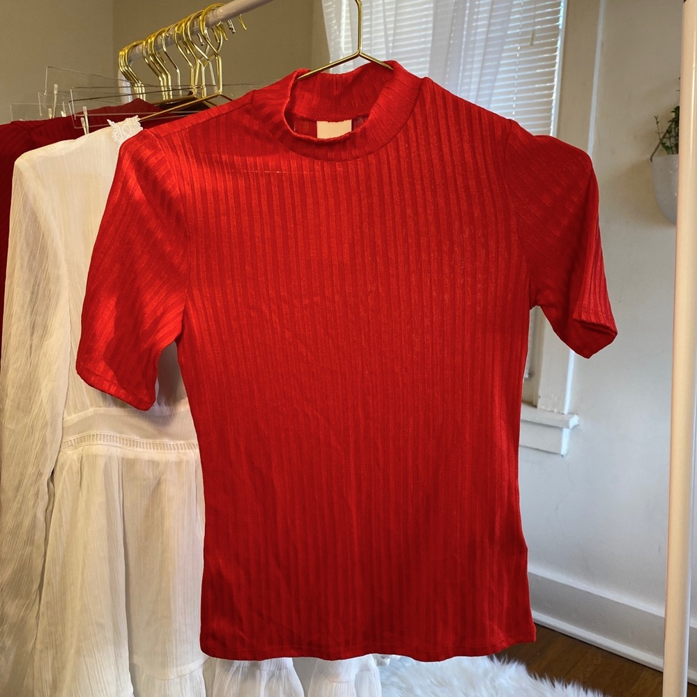 Red / orange shortsleeved turtleneck